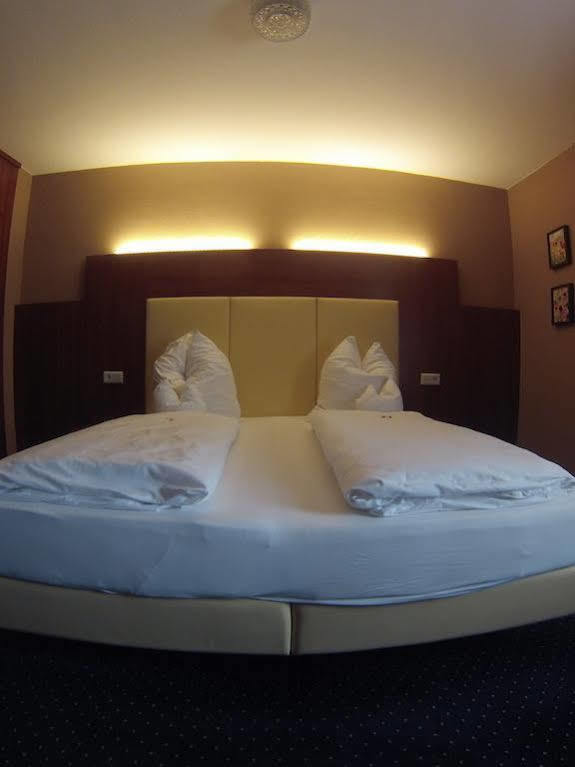 Hotel Wahlster Saarbrücken Eksteriør billede